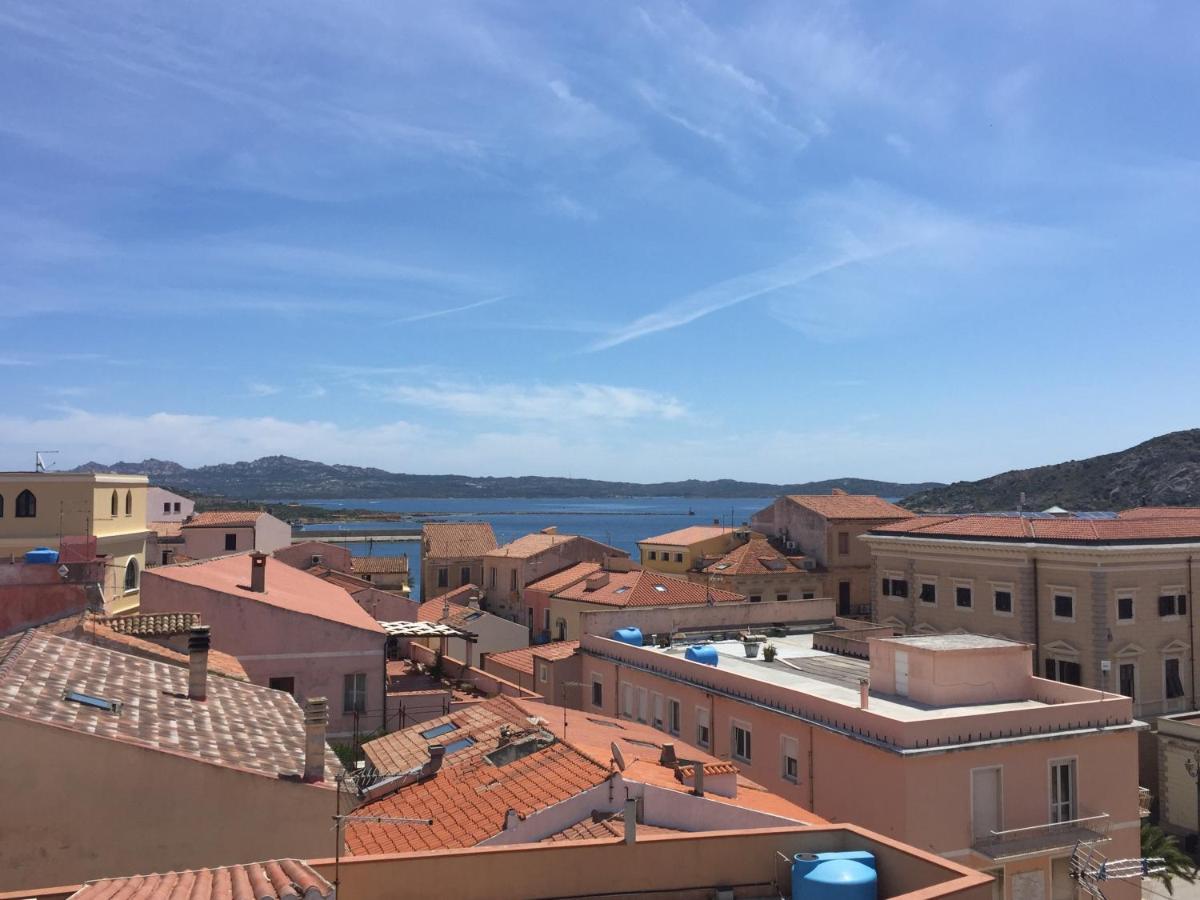 Отель Casa Ilva Ла-Маддалена Экстерьер фото